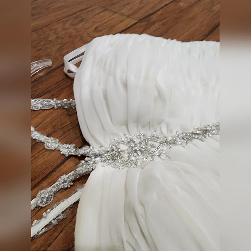 Wedding dress - Picture 4 of 8